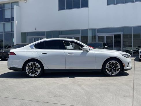 New 2025 BMW 530i image 5