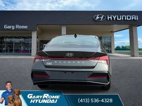 Used 2024 Hyundai Elantra SEL w/ Convenience Package FWD image 7