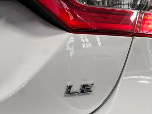 Certified 2018 Toyota Camry LE w/ Convenience Package FWD image 10