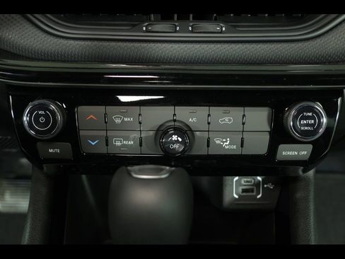 New 2026 Jeep Compass Latitude image 17