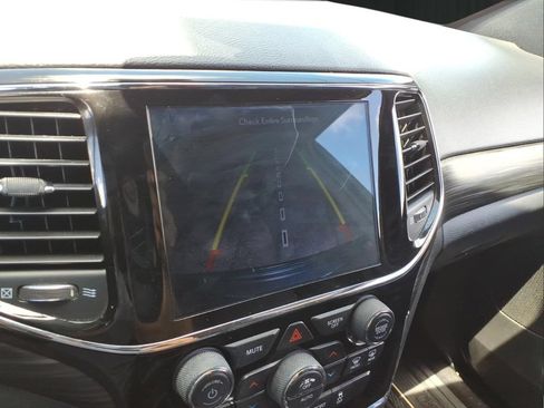 Used 2020 Jeep Grand Cherokee Altitude RWD image 19