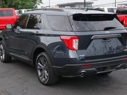 Used 2024 Ford Explorer XLT w/ Equipment Group 202A AWD/4WD image 9