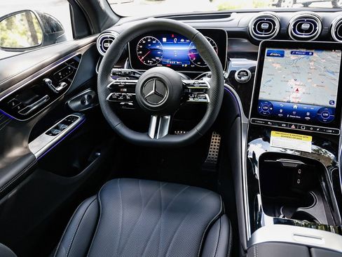 New 2025 Mercedes-Benz GLC 300 image 14