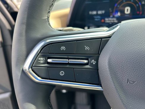 New 2026 Chevrolet Equinox ACTIV w/ Convenience Package III AWD/4WD image 28