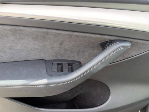 Used 2023 Tesla Model Y AWD image 7