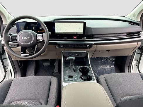 New 2026 Kia Carnival LX image 3