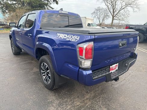 Used 2022 Toyota Tacoma TRD Sport w/ Technology Package image 5