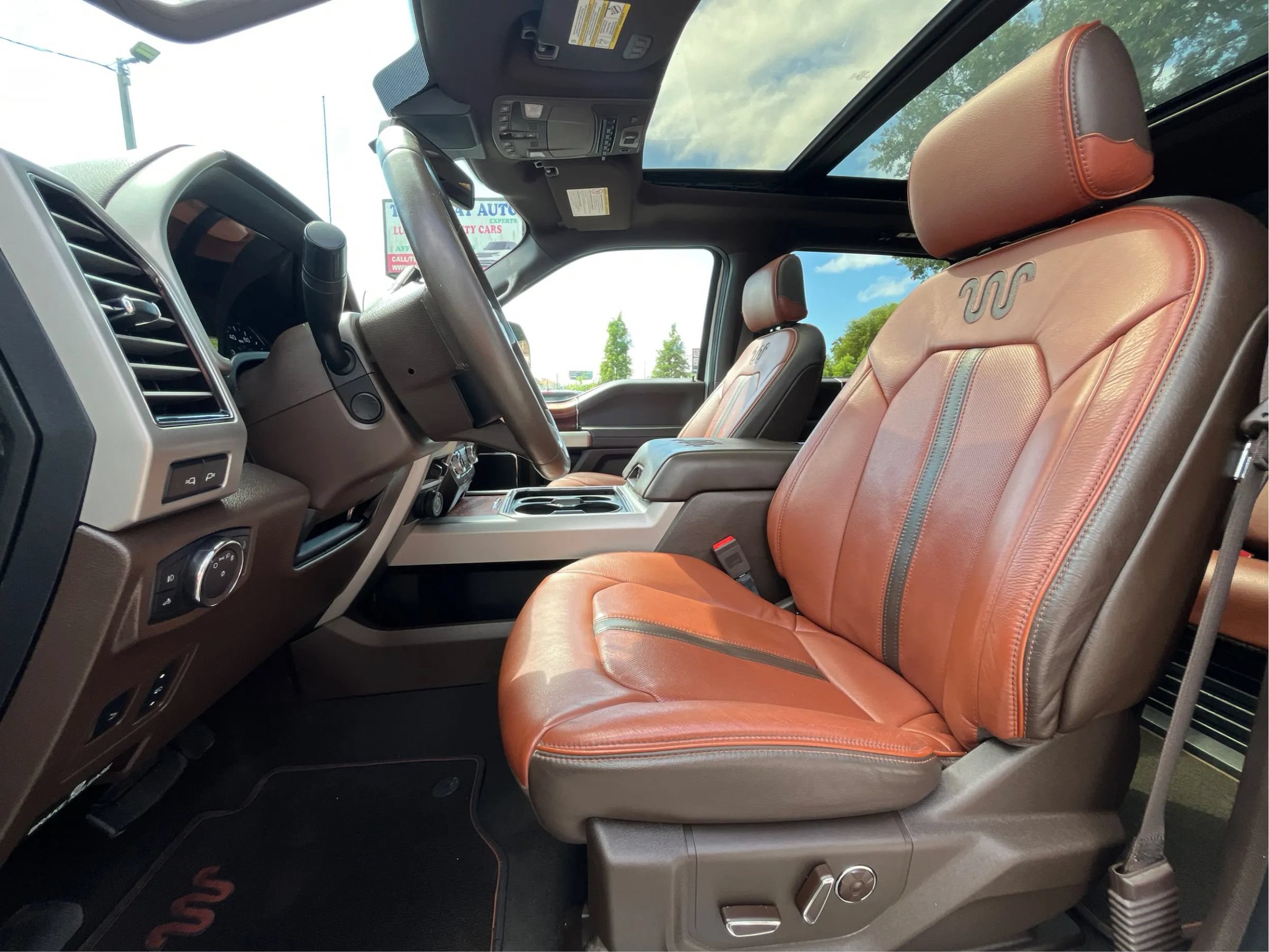 Used 2021 Ford F350 King Ranch w/ King Ranch Ultimate Package AWD/4WD image 9