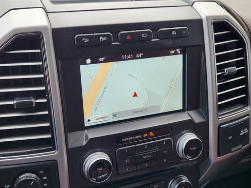 Used 2018 Ford F150 King Ranch w/ Equipment Group 601A Luxury image 19