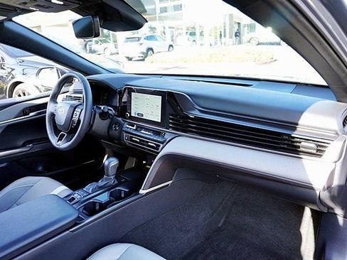 Used 2025 Toyota Camry SE w/ Convenience Package FWD image 11