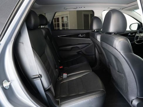 Used 2020 Kia Sorento EX FWD image 14