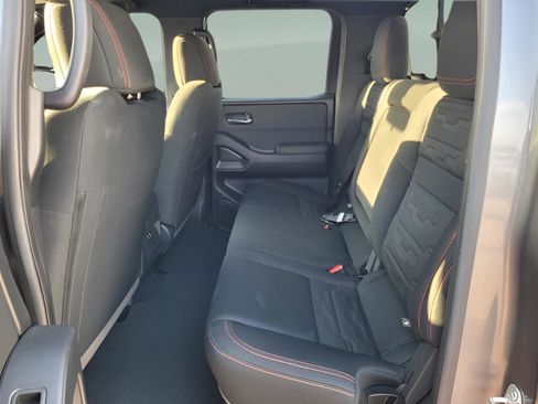 Used 2024 Nissan Frontier Pro-X image 10