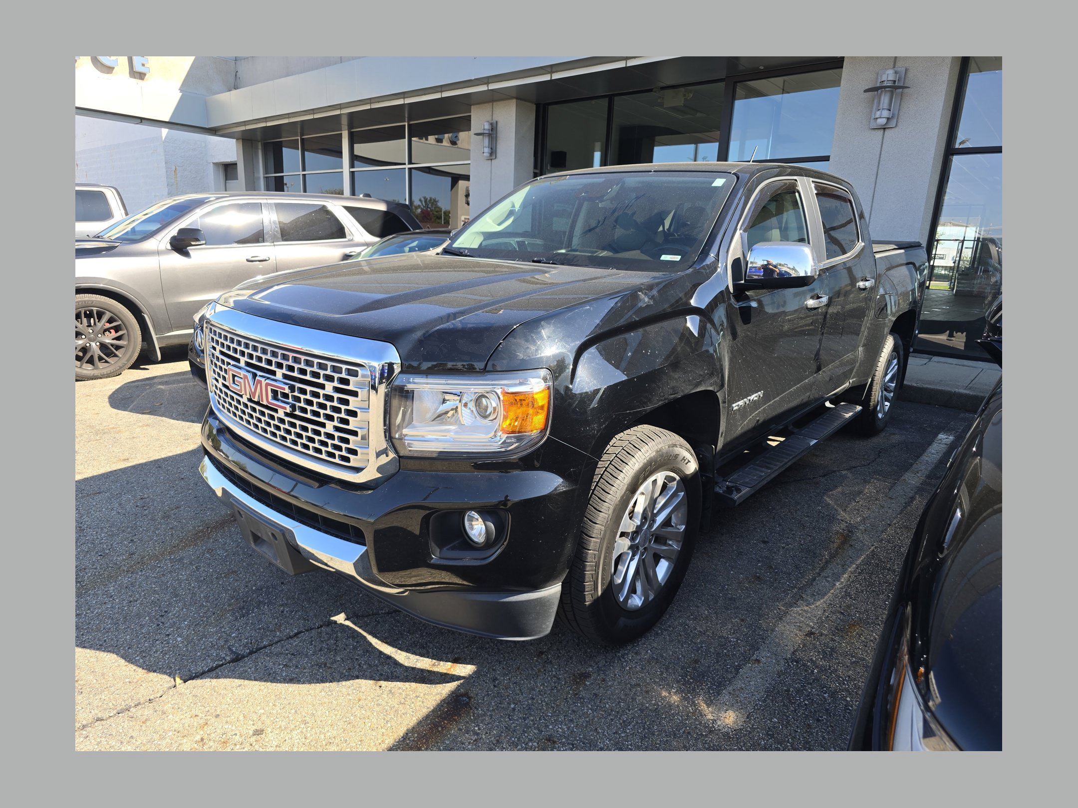 Used 2017 GMC Canyon SLT w/ Driver Alert Package AWD/4WD image 1