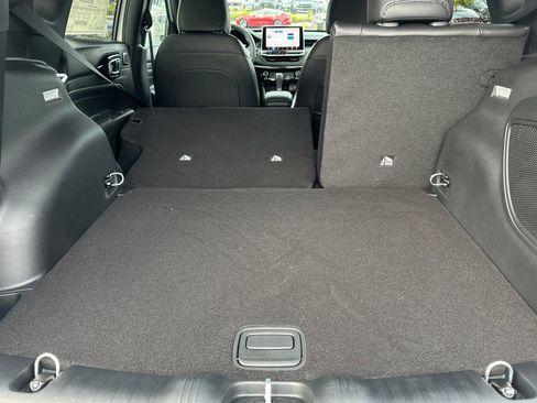 New 2026 Jeep Compass Limited image 18