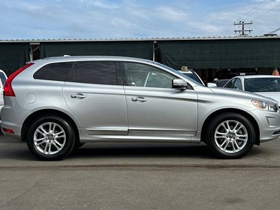 Used 2016 Volvo XC60 T5 Premier w/ Proximity Package