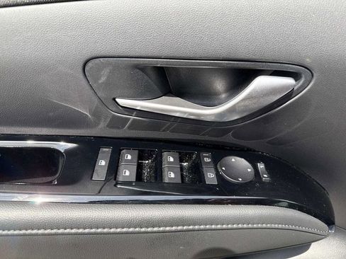 Used 2025 Hyundai Santa Cruz Limited image 8