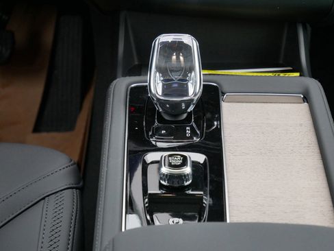 New 2026 Volvo XC90 B6 Plus w/ Protection Package Premier image 9