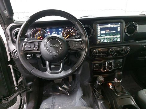 Used 2022 Jeep Gladiator Sport image 15