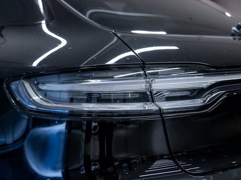 Certified 2025 Porsche Macan image 23