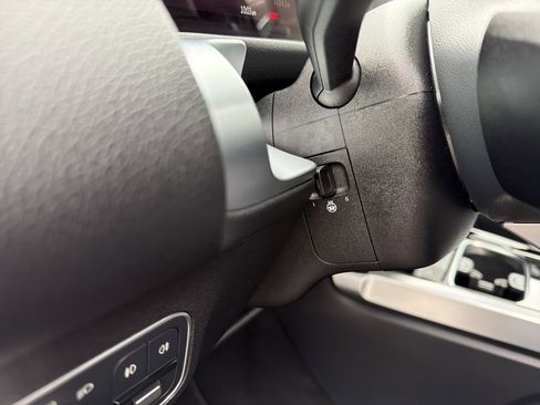 Used 2026 Mercedes-Benz GLB 250 4MATIC image 16