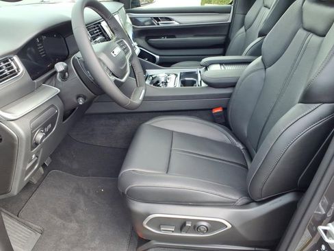 New 2026 Jeep Grand Wagoneer L Limited AWD/4WD image 6