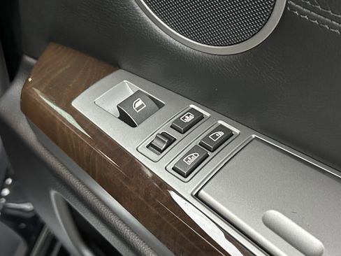 Used 2007 BMW 750i image 39