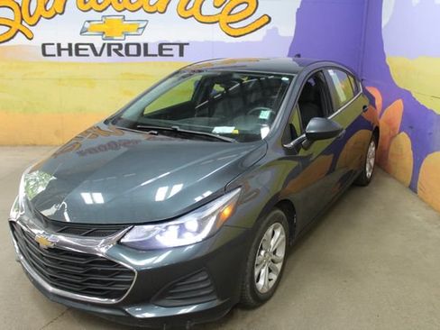 Used 2019 Chevrolet Cruze LT FWD image 4