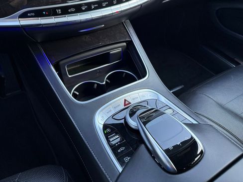 Used 2019 Mercedes-Benz S 560 Sedan image 24