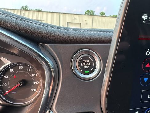 Used 2025 Chevrolet Blazer LT AWD/4WD image 15
