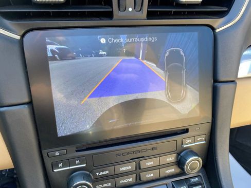 Used 2017 Porsche 911 Carrera 4S image 18