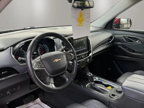 Used 2018 Chevrolet Traverse Premier w/ Driver Confidence II Package FWD image 9