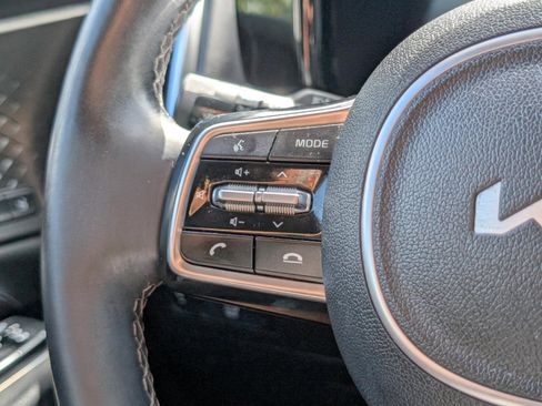 Certified 2022 Kia Sorento SX image 43