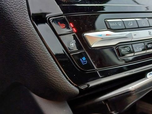 Used 2022 Ford Explorer Limited w/ Equipment Group 301A AWD/4WD image 26