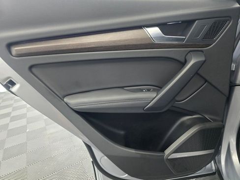 Certified 2025 Audi Q5 2.0T Premium Plus image 21