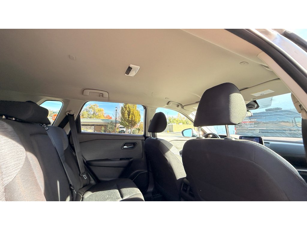 Used 2023 Nissan Rogue SV AWD/4WD image 14