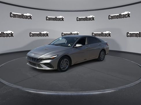 Certified 2024 Hyundai Elantra SEL FWD image 3