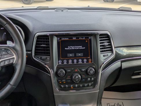 Used 2018 Jeep Grand Cherokee Trailhawk w/ Trailhawk Luxury Group image 16