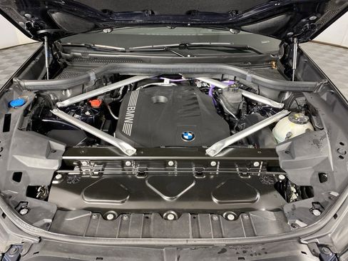 Certified 2025 BMW X5 xDrive40i w/ M Sport Package image 8