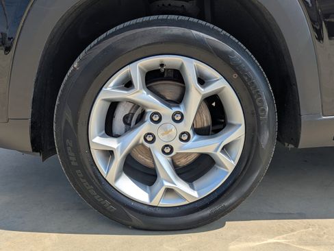 Used 2024 Chevrolet Trax LS w/ LS Convenience Package FWD image 8