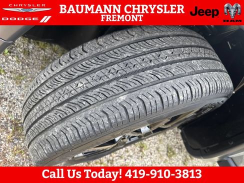 Used 2023 Jeep Compass Latitude w/ Sun and Sound Group AWD/4WD image 27