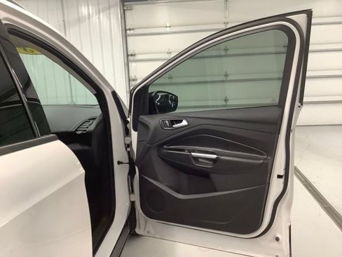 Used 2018 Ford Escape SE w/ SE Sport Appearance Package AWD/4WD image 11
