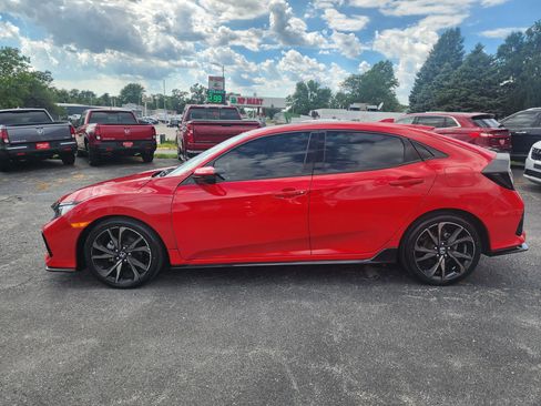 Used 2017 Honda Civic Sport Touring image 4
