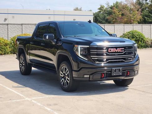 Used 2023 GMC Sierra 1500 AT4 w/ AT4 Premium Package AWD/4WD image 3