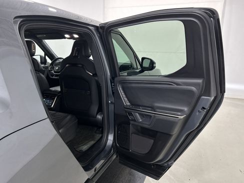 Used 2024 Rivian R1T Adventure AWD/4WD image 19