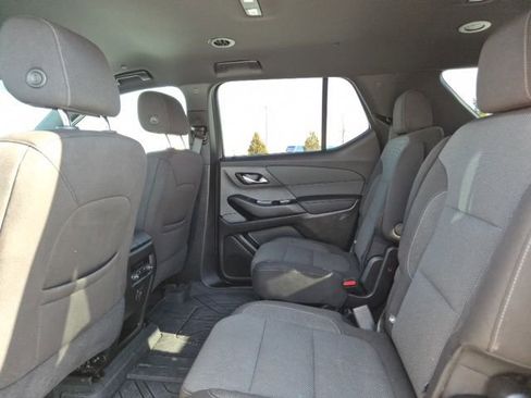 Used 2023 Chevrolet Traverse LT image 30