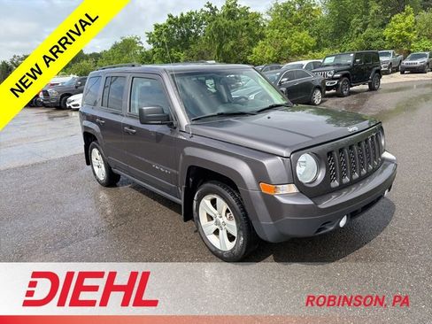 Certified 2016 Jeep Patriot Latitude AWD/4WD image 4