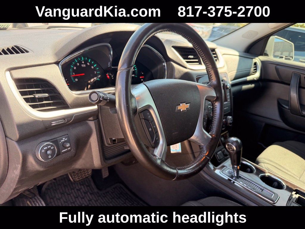 Used 2017 Chevrolet Traverse LT w/ Style and Technology Package FWD image 14