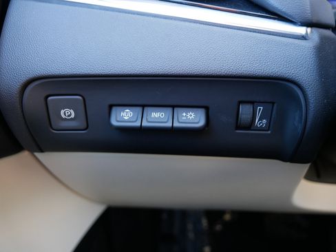 Used 2023 Buick Enclave Avenir w/ Avenir Technology Package image 26