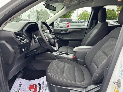 Used 2025 Ford Escape Active AWD/4WD image 9