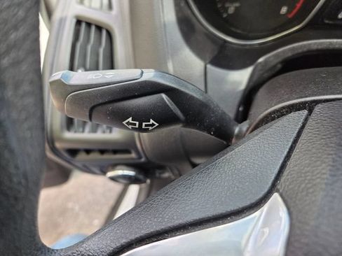 Used 2012 Ford Focus SE FWD image 22